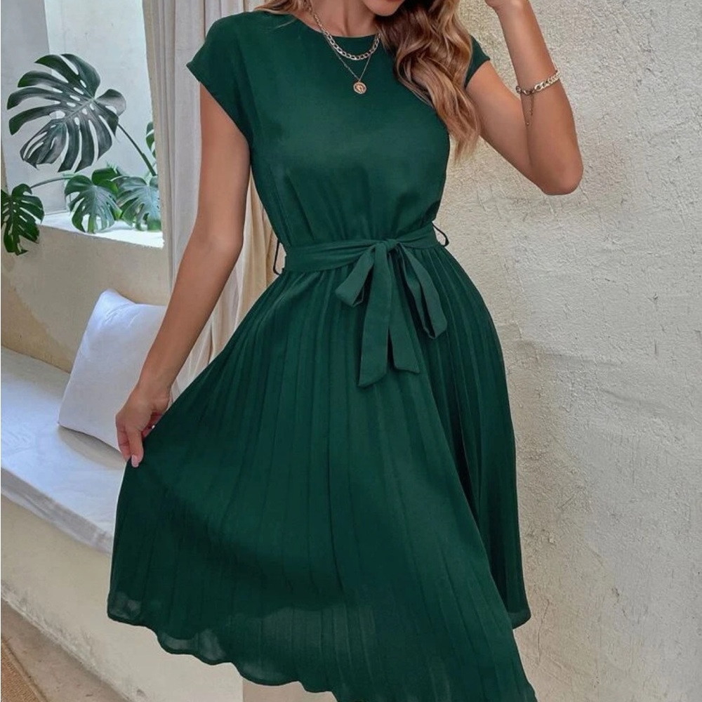 Green midi dress